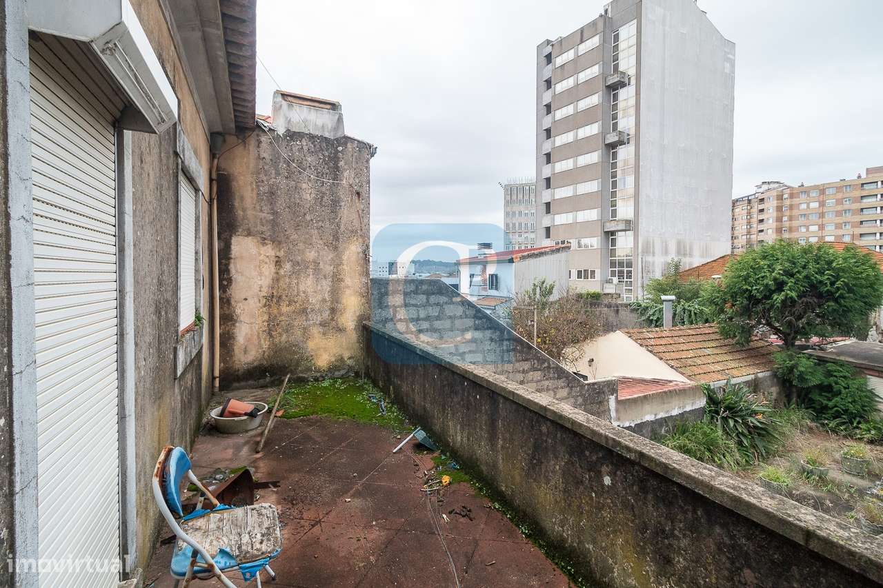 Moradia T4 para Restaurar, no centro de Matosinhos - Grande imagem: 2/18