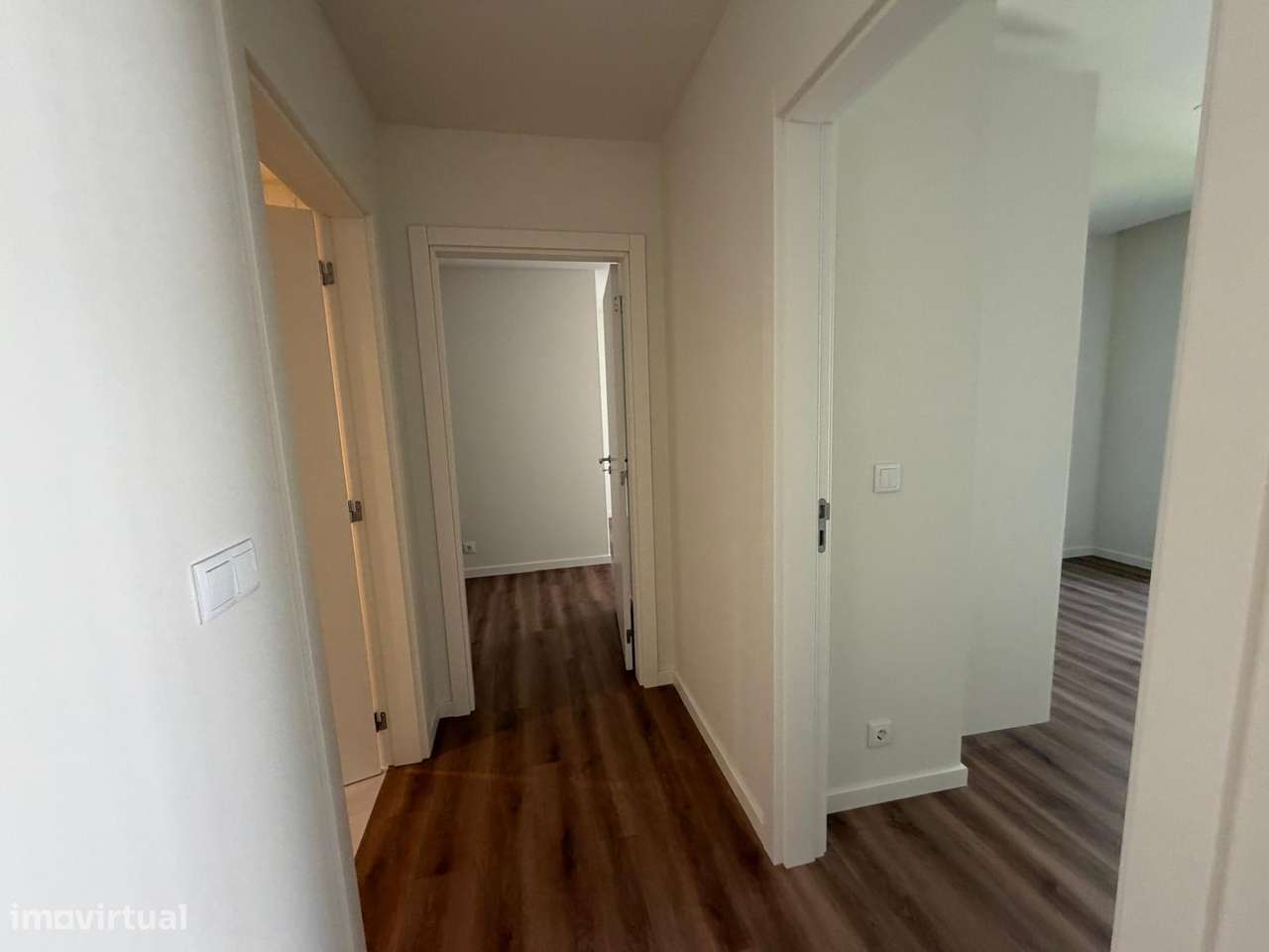 Apartamento T2 Varanda Garagem Pronto Habitar Parque Lavandeira-14