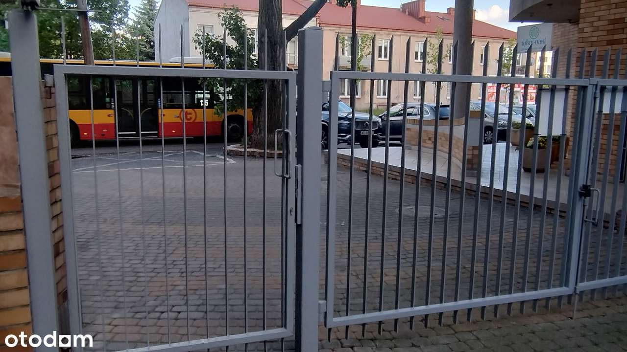 Taras ,widna kuchnia,  2 łazienki, piwnica, miejsce w garażu-12