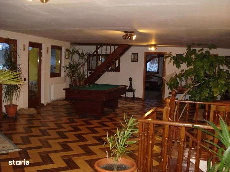 Vila cu piscina din 2005, renovata 2019 - Imagine principală: 4/19