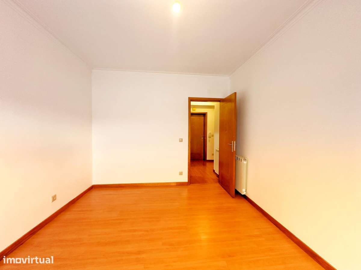 Apartamento T2 em excelente estado – Caldas das Taipas-5