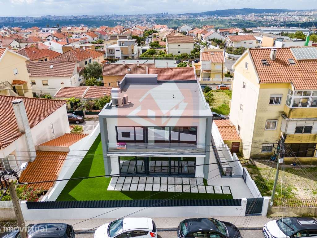 Moradia V5 nova no Bairro do Trigache em Famões-58