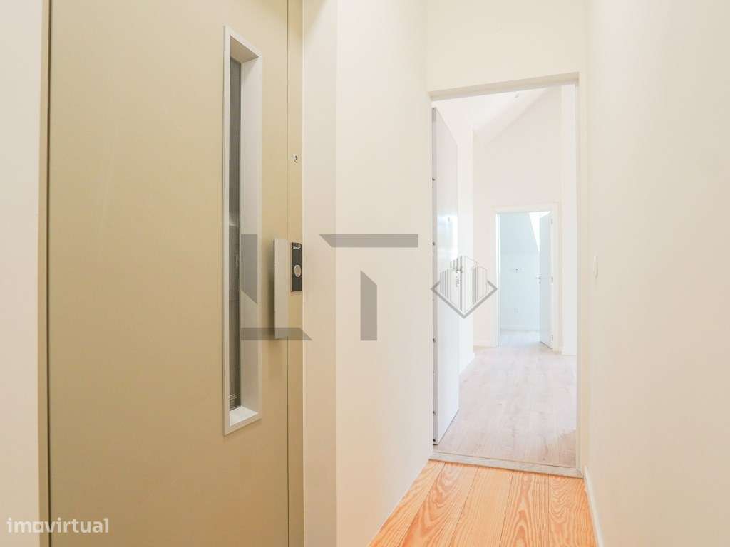 Apartamento T2 Renovado para Venda junto ao IPO, em 7 Rios, Lisboa - Grande imagem: 3/20