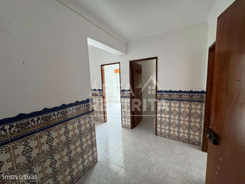 Apartamento T2 no Estádio da Medideira, Amora-11