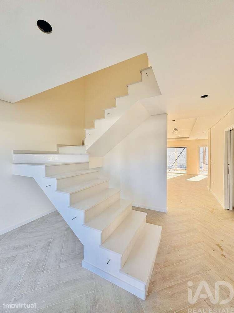 Casa / Villa T4 em Fernão Ferro de 200,00 m2 - Grande imagem: 3/15