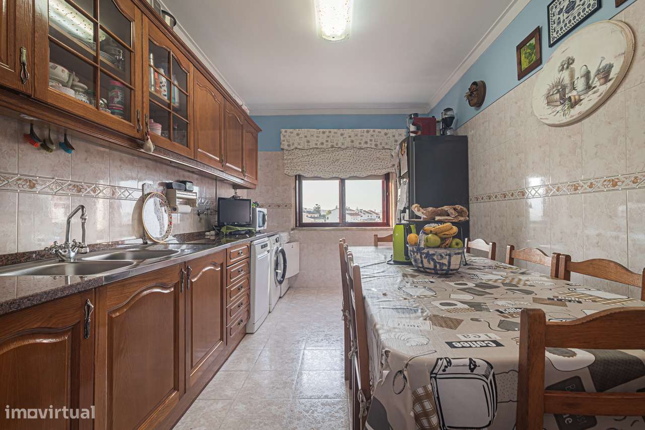Apartamento T2 com elevador e varanda vista serra Sintra, em Rio Mouro-15