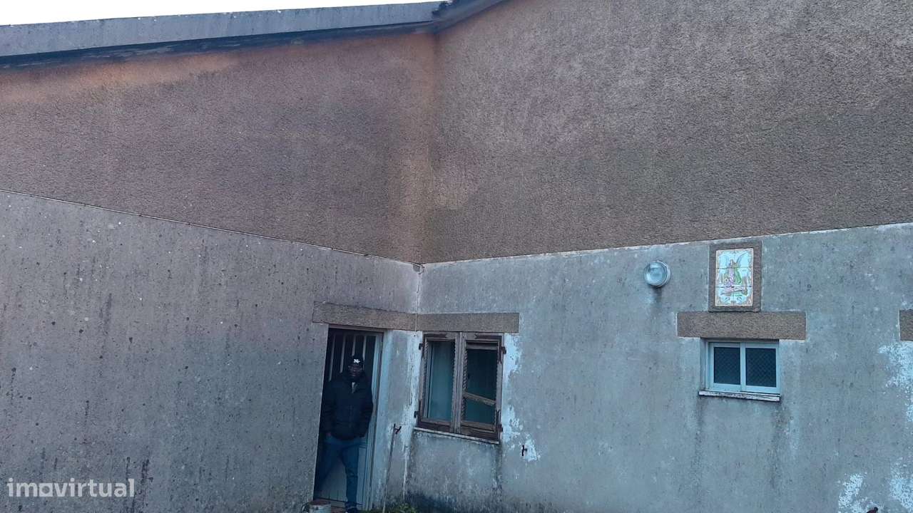 Espaçosa Casa para reabilitar à Venda em Salsas, Portugal - Grande imagem: 4/28