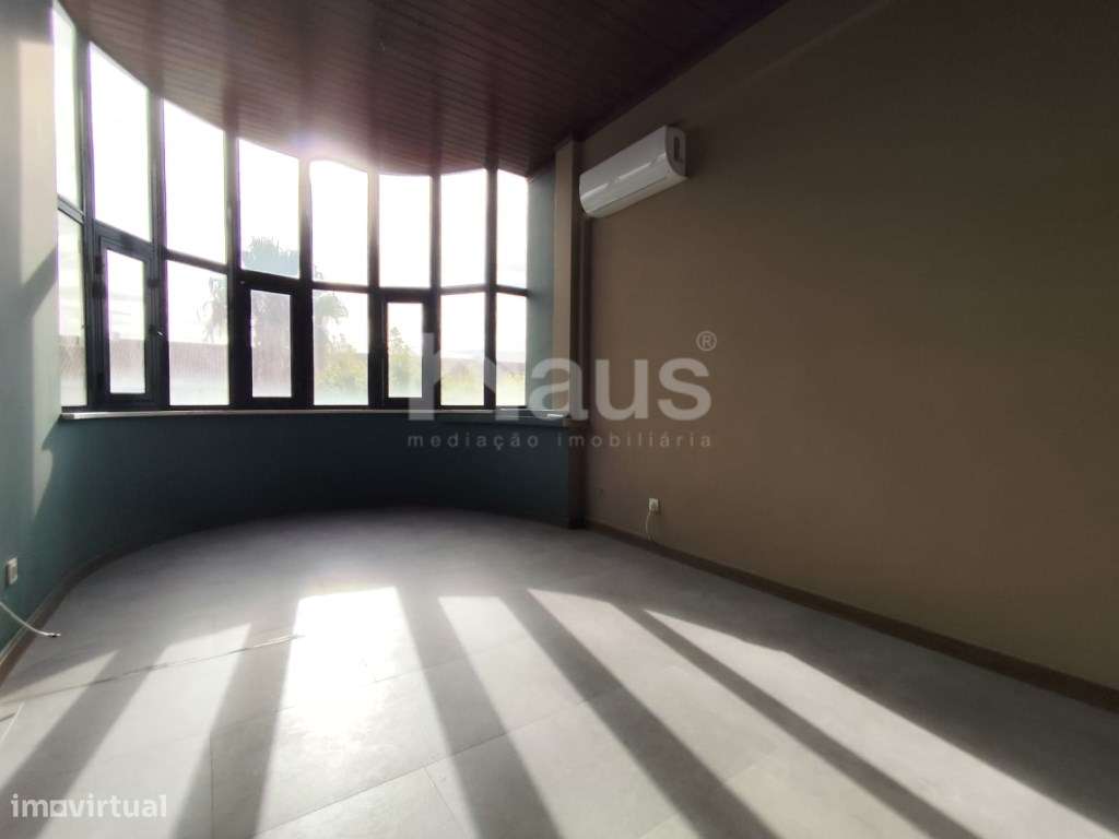 Escritório/espaço de serviços - Grande imagem: 5/8