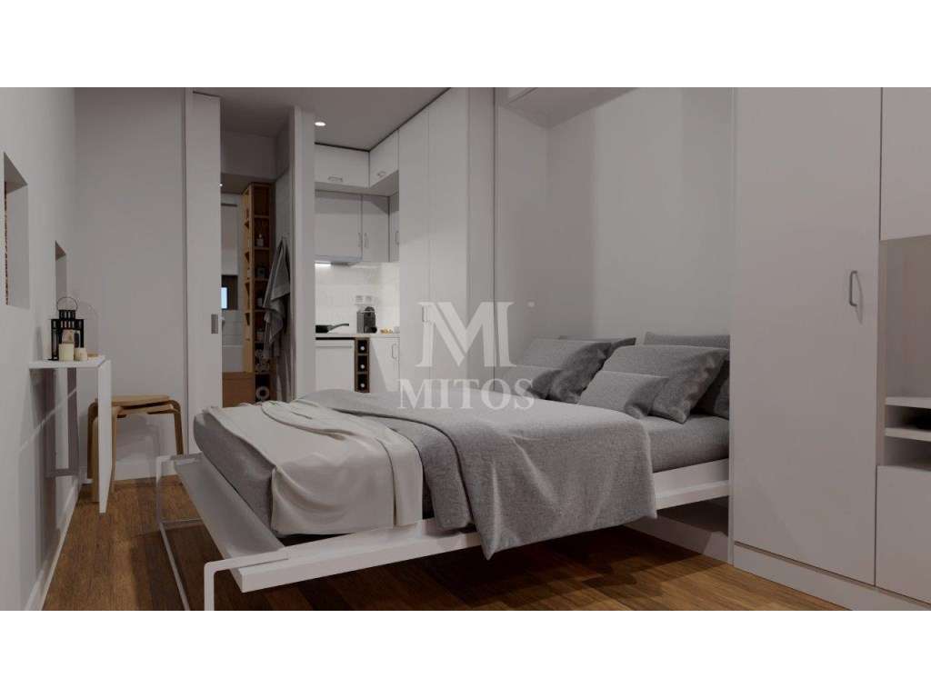 Prédio, para recuperar, no centro da cidade - Grande imagem: 3/9