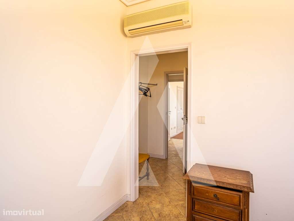 Apartamento T4 com Terraço de 90 m² no Centro de Aveiro-24