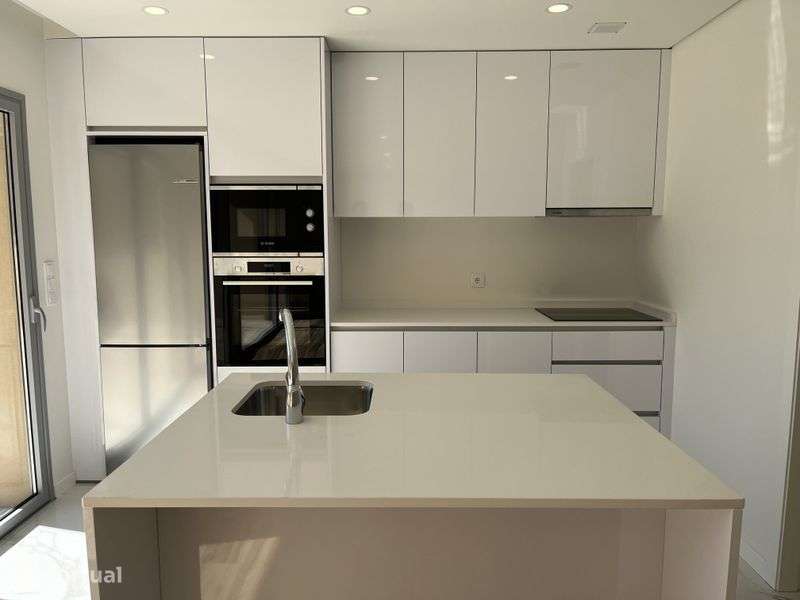 T3 moderno com terraço - Grande imagem: 4/12