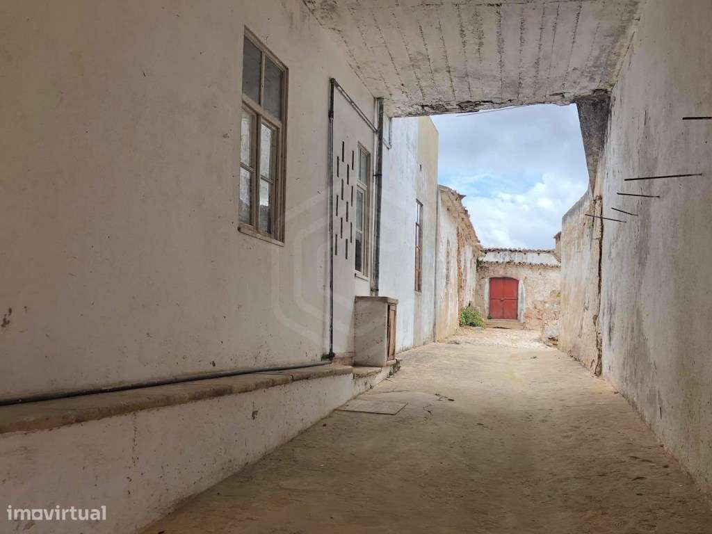 Moradia para recuperar no centro da Vila, Loulé Algarve - Grande imagem: 4/20