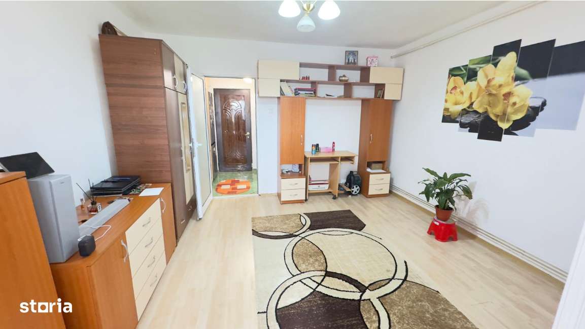 Vanzare garsoniera mobilata etaj intermediar, zona Noua-0