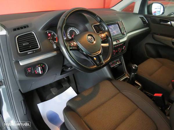 VW Sharan 2.0 TDI Confortline - 27