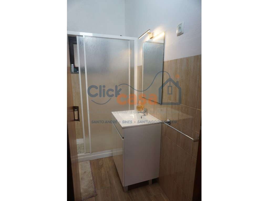 Oportunidade Única: Moradia T2 com Quintal de 415m² em Ermidas-Sado-8