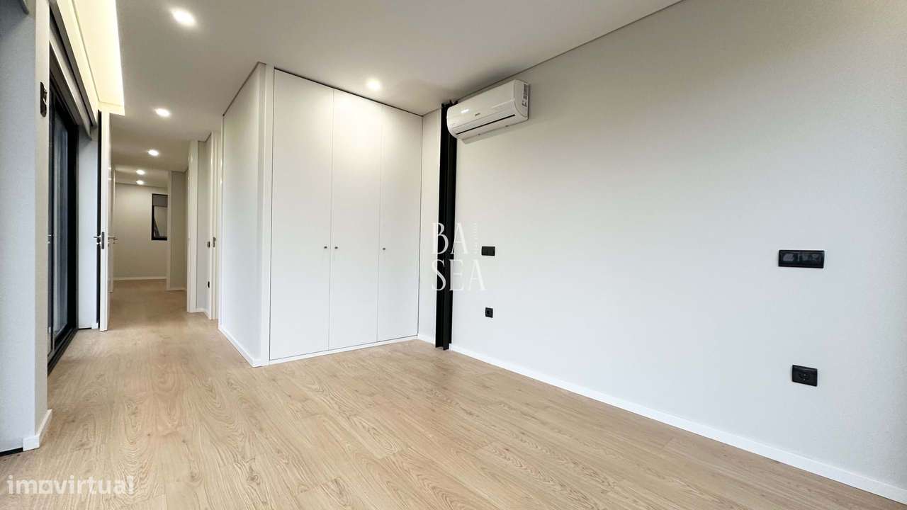 Apartamento T3 Novo com Garagem no Centro Histórico  em Braga (São Vic-13