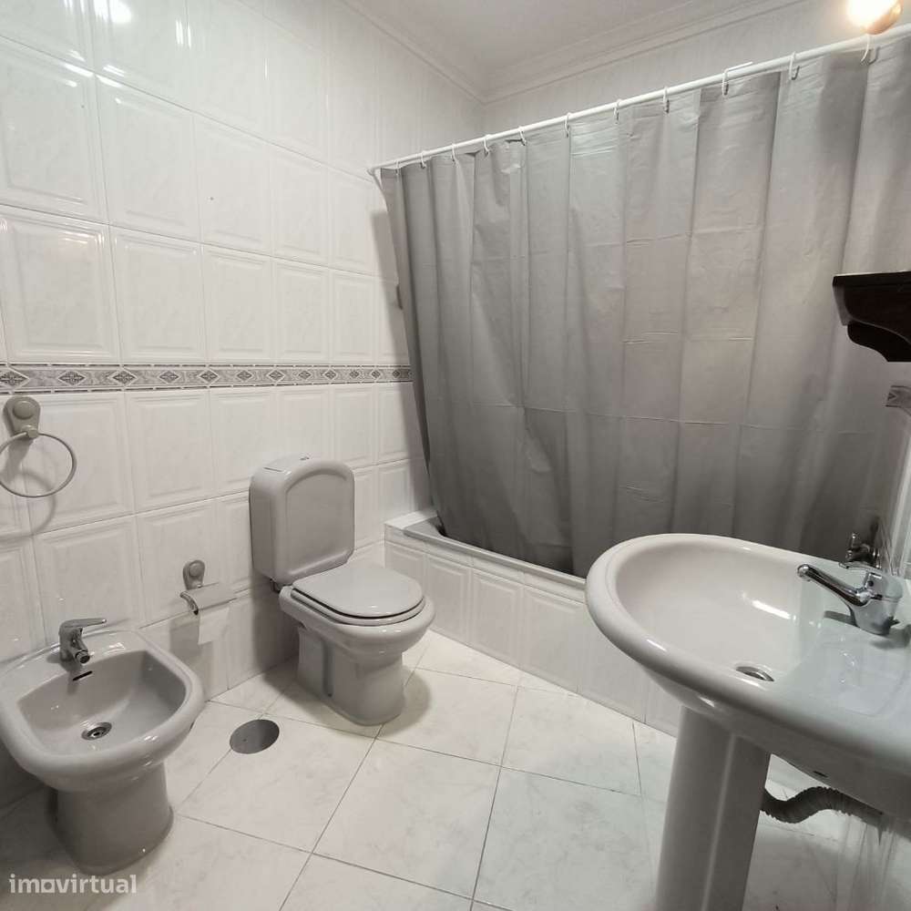 Arrendamento t3 condominio fechado com piscina-7