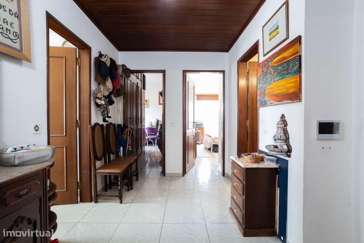 Apartamento T2 com Vista Mar e Conforto Familiar em Lagos!-22