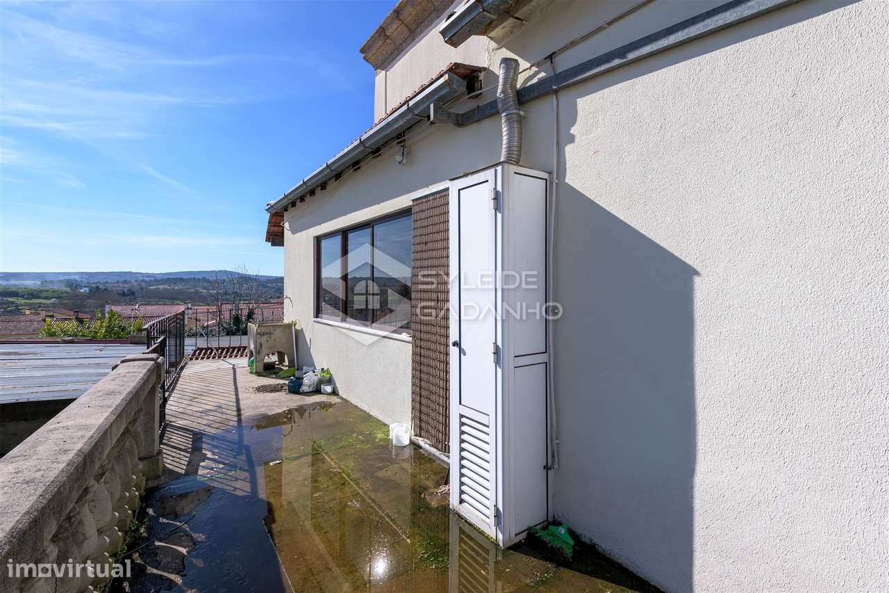 Prédio para venda centro de Caria com comércio no rés-do-chão e ampla-31