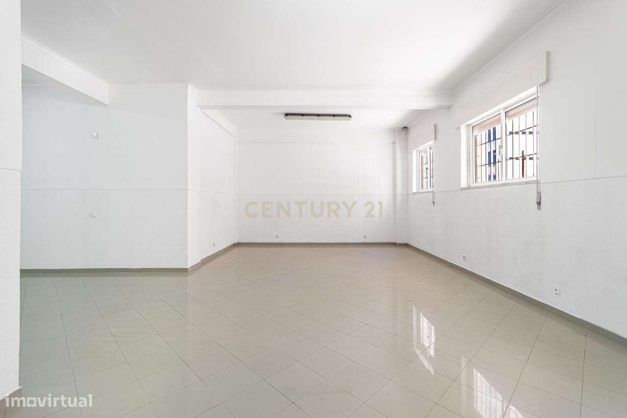 Loja para Venda em Odivelas – 91 m² | Junto ao Metro | Potencial para-7