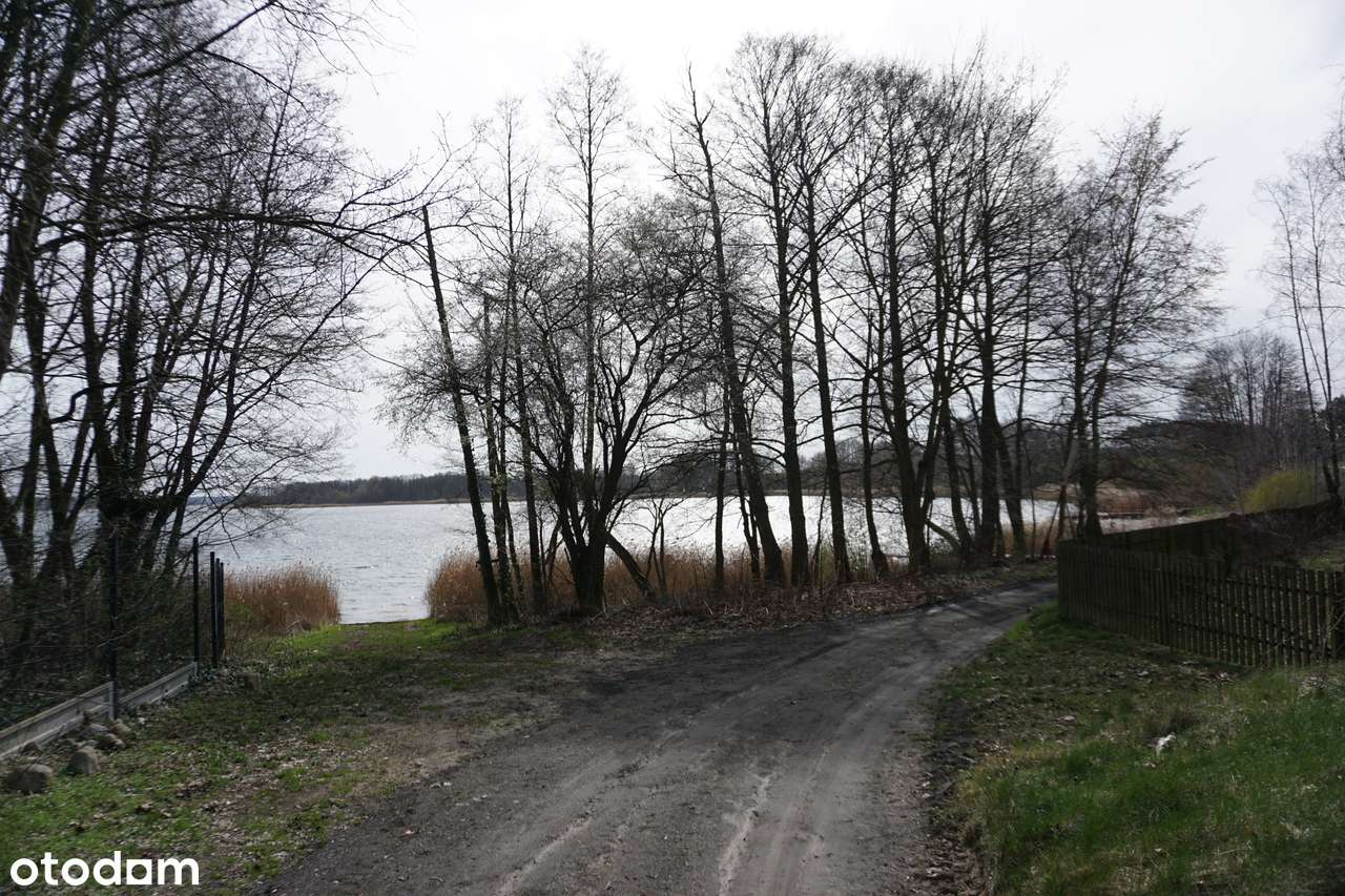 Urokliwa działka z domkiem położona nad jeziorem Powidz Polanowo-9
