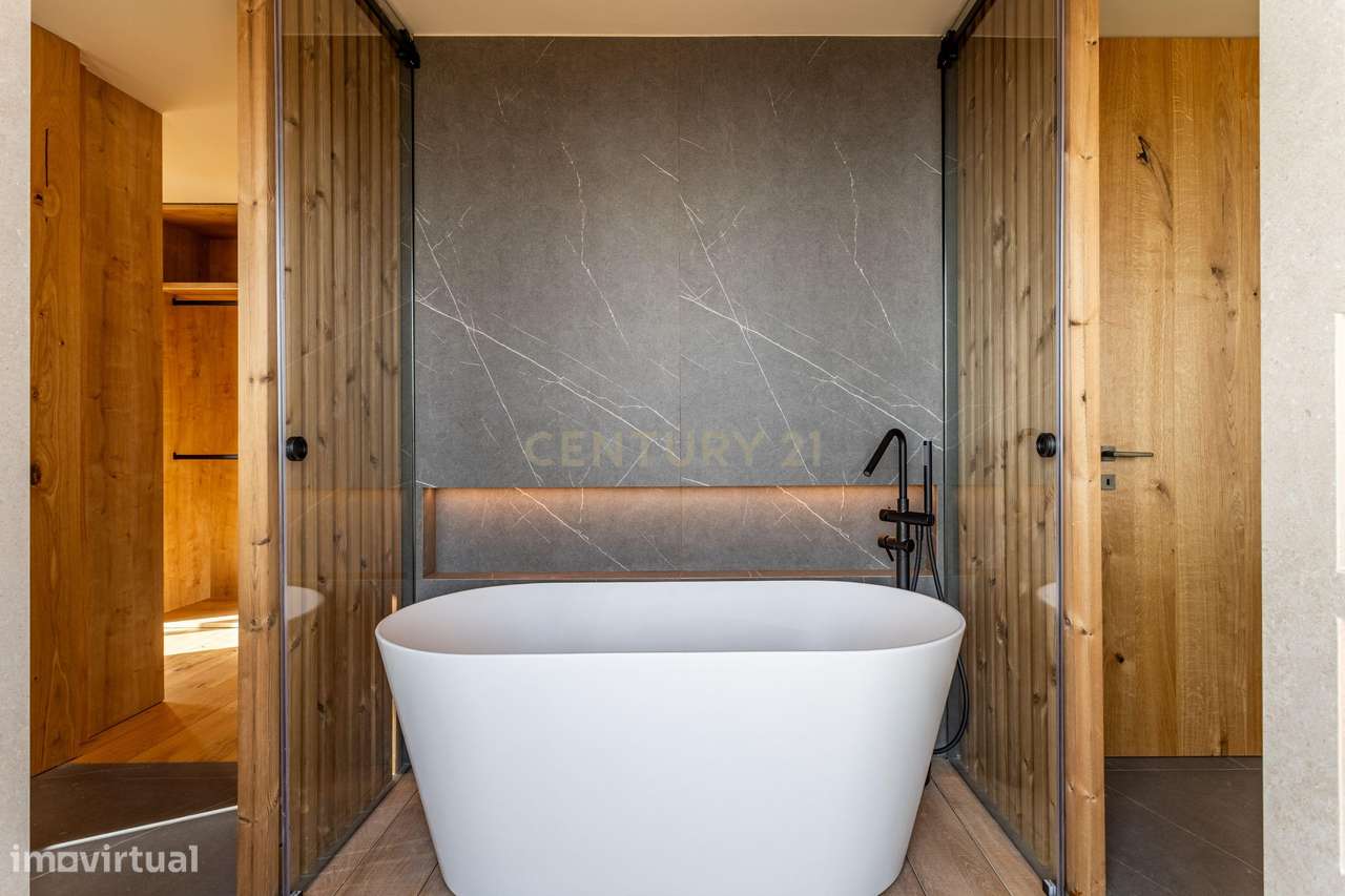 Moradia T4 + T0 Independente — Alto da Parede, Cascais-45