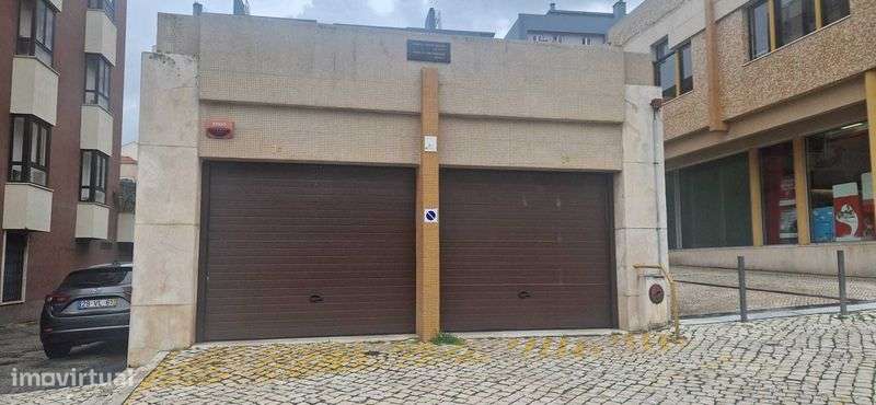 Garagem à venda na Rua das Pedralvas, 3 nA