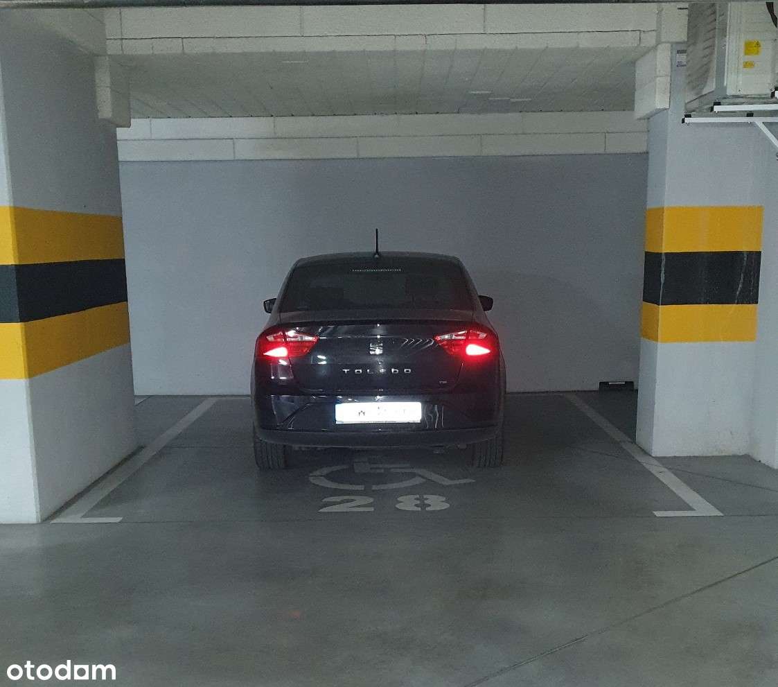 WYNAJMĘ DUŻE MIEJSCE POSTOJOWE W GARAŻU PODZIEMNYM