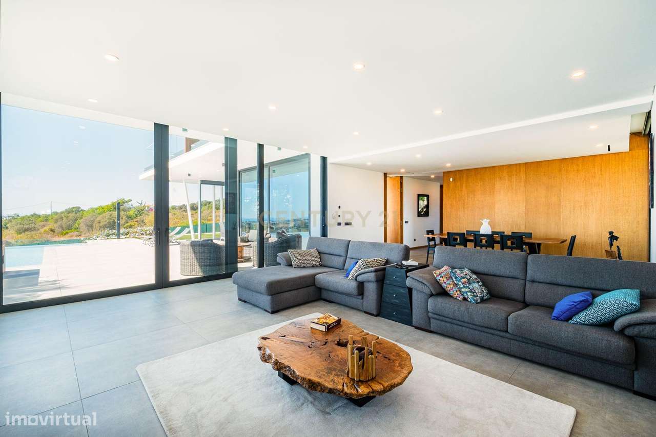 Villa de Luxo com 5 quartos e Vista Mar Panorâmica-14
