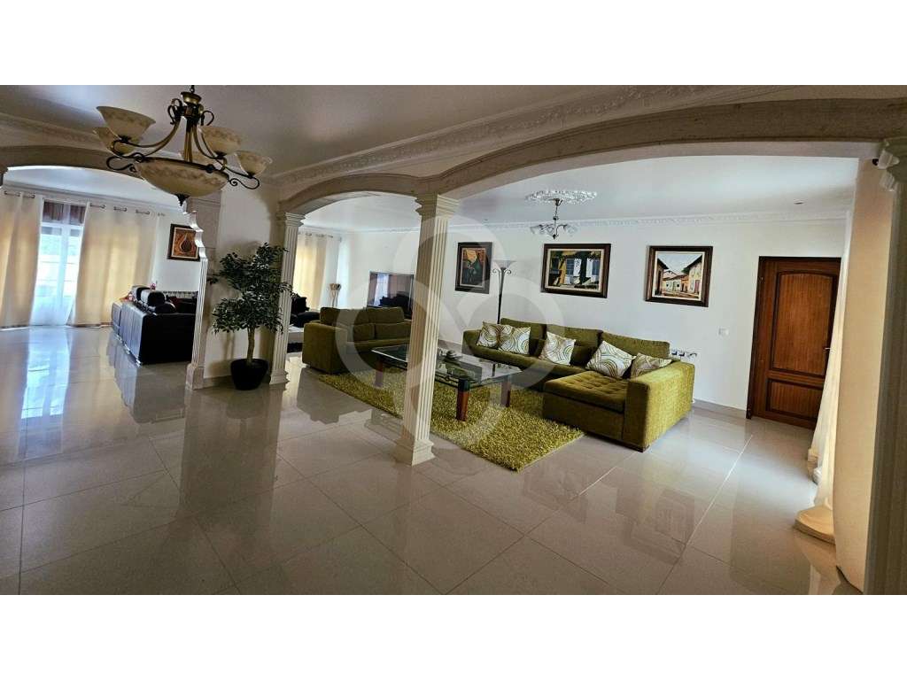 Quinta 2,4 hectares com moradia T5 em Aveiras de Cima Azambuja-19