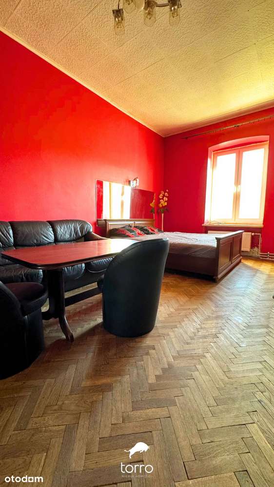 3-pokojowe Wysokie Mieszkanie w Kamienicy z Balkonem - Centrum Łodzi-0