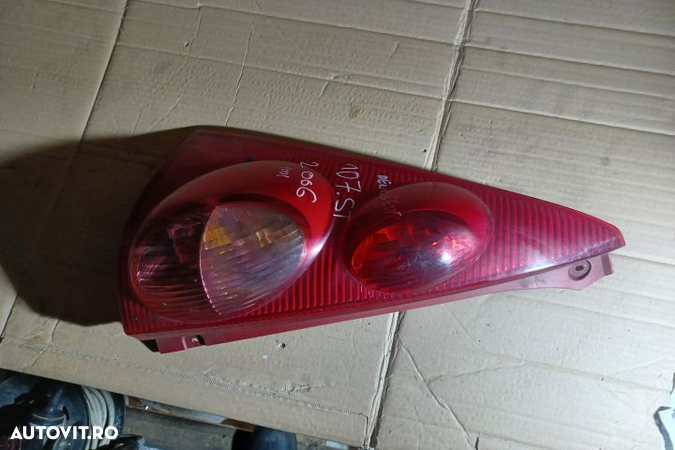 Lampa stop stanga pe aripa Peugeot 107 1 (facelift)  [din 2008 pana  2012] seria Hatchback 5-usi 1. - 5