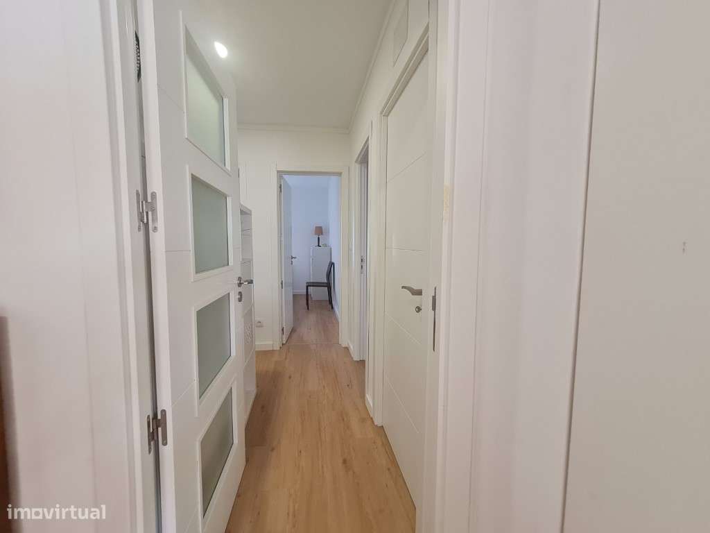 Vende-se T2+1 remodelado no centro-25