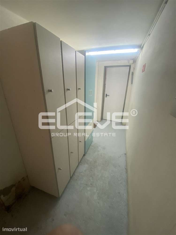 Armazém Comercial/Industrial com Terreno-8