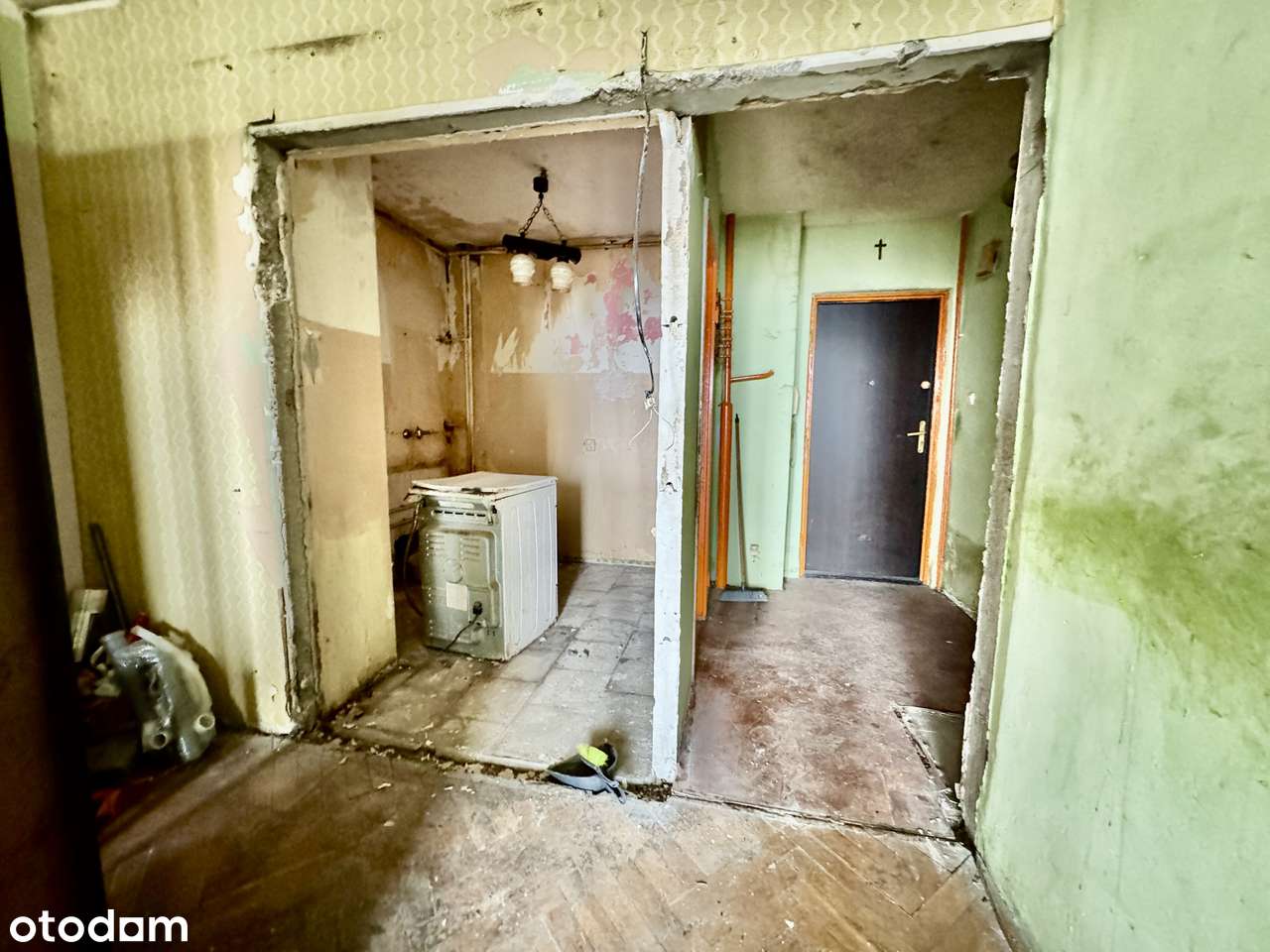 Kawalerka 27 m² | Os. Przyjaźni 9 | Do kapitalnego remontu | Wolna-3