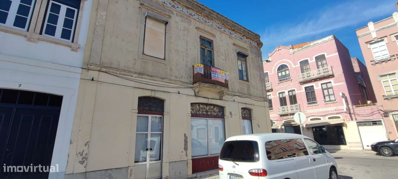Prédio para Renovação Geral - Centro da Cidade - Rua Fernandes Tomás-10