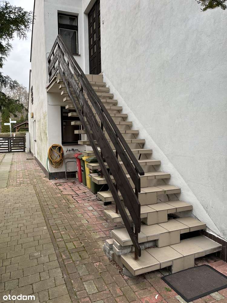 Dom w zabudowie bliźniaczej z potencjałem do przebudowy, wynajmu... - Pełny obrazek: 5/20