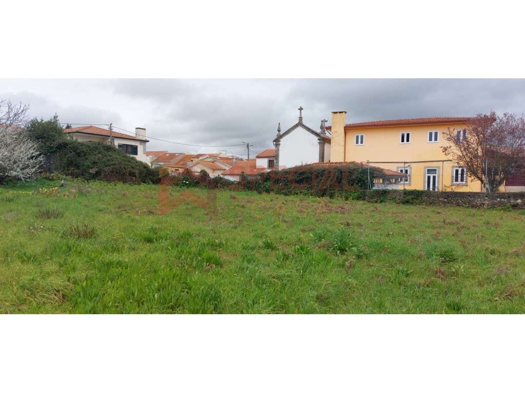 Moradia em Ruína no Centro Avintes-6