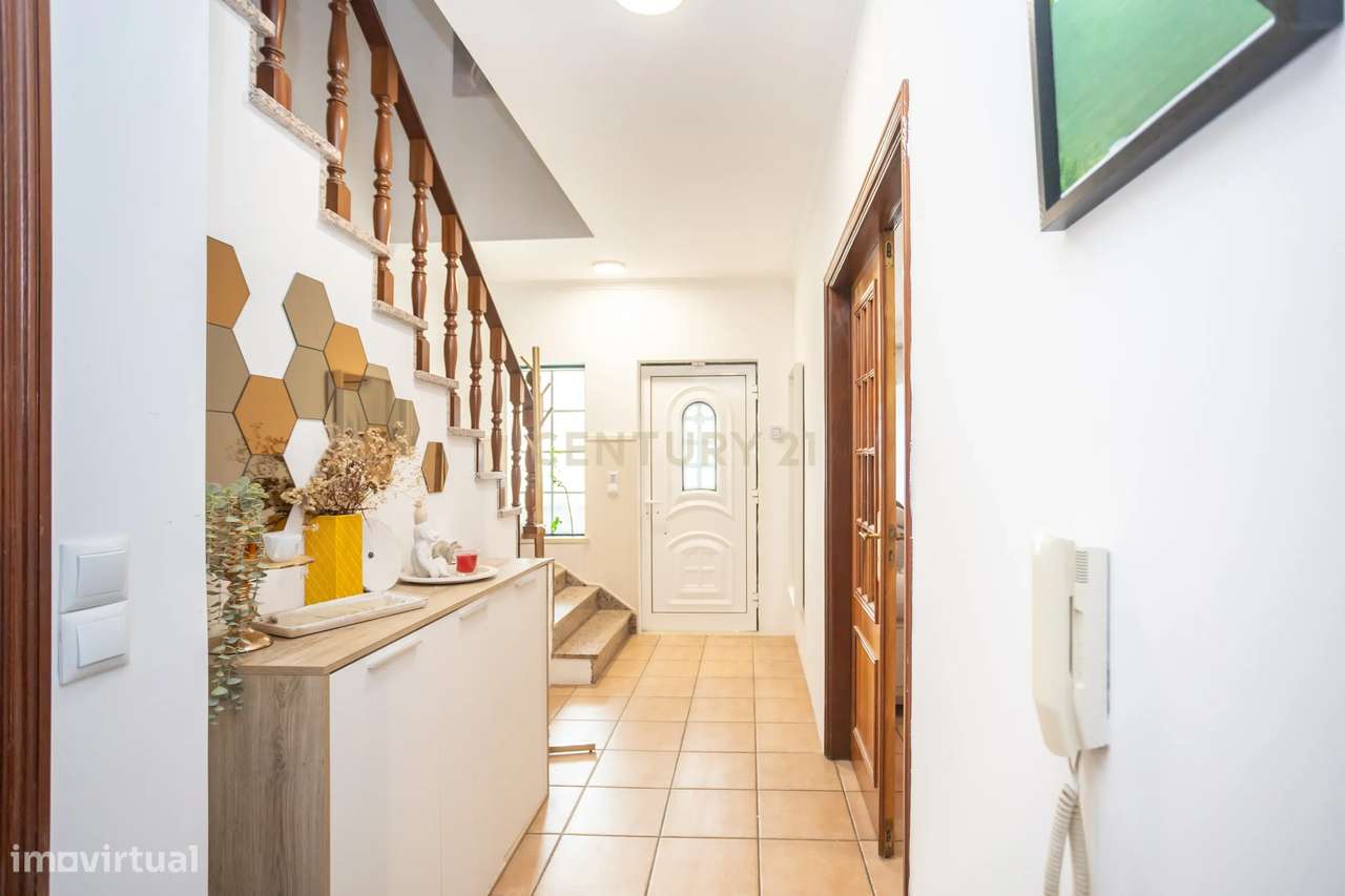 Moradia T3 c/Garagem 4 Viaturas - Foros de Amora-4