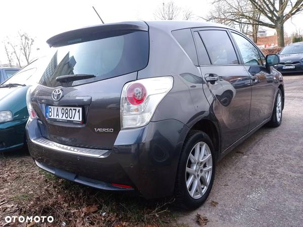 Toyota Verso 2.2 D-CAT Sol Plus 7os - 4