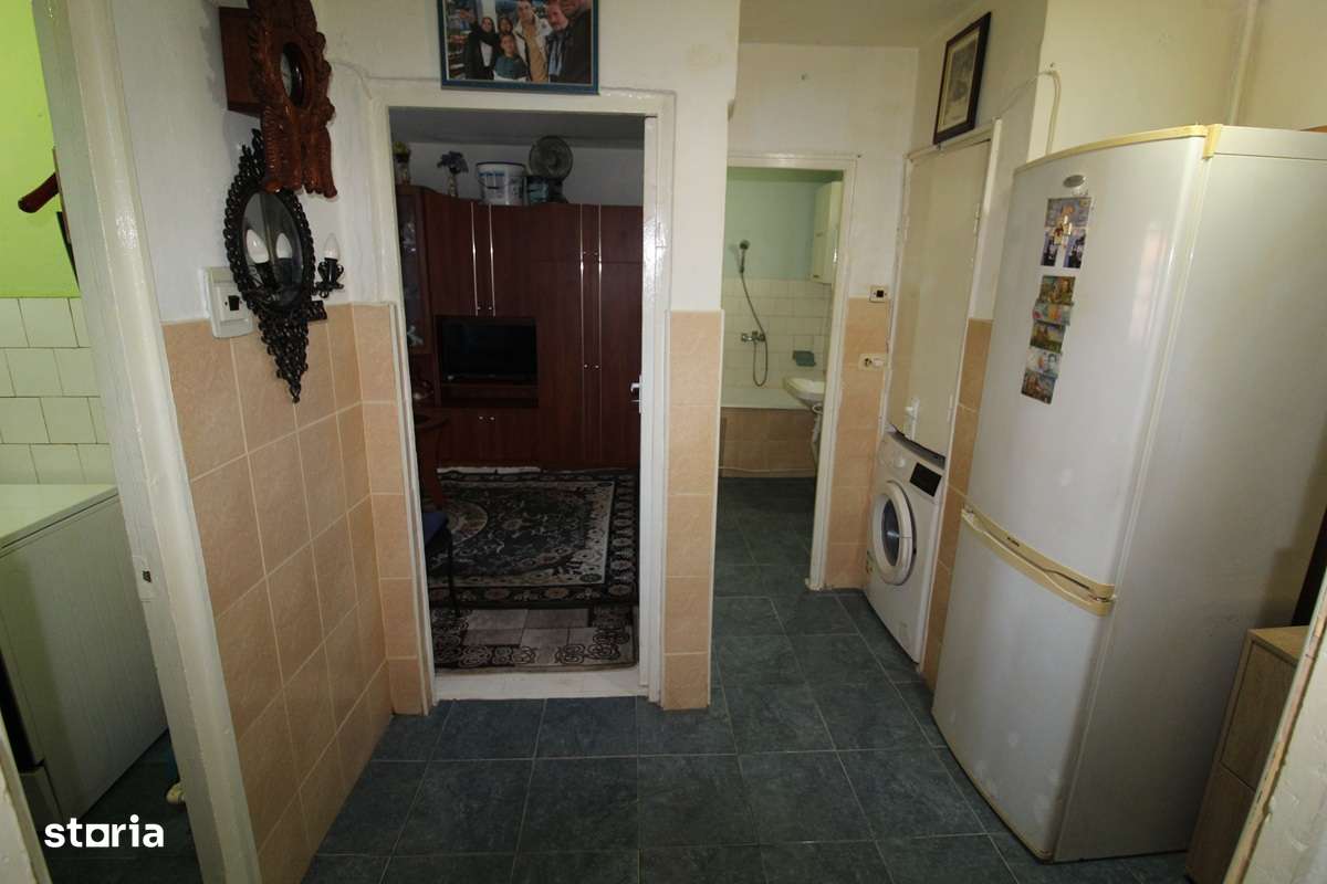 Vând apartament 2 camere în Hunedoara zona Str.Eliberării parter înalt-4