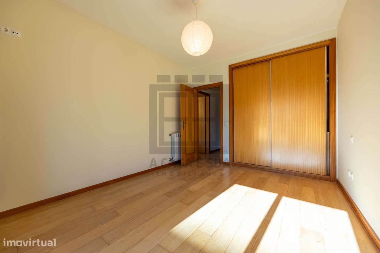 Apartamento T2 na urbanização dos Passionistas, S. M. Feira-15