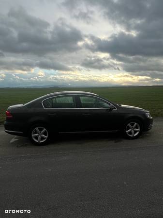 Volkswagen Passat 2.0 TDI DPF Highline - 5