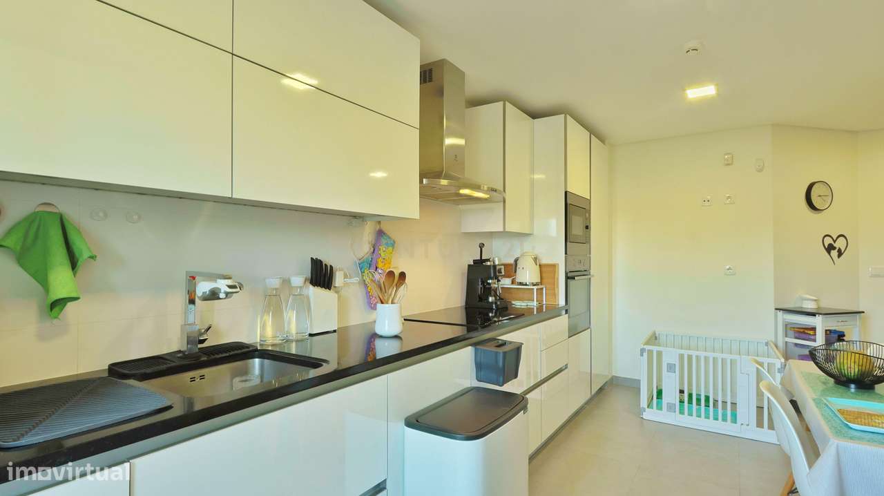 Apartamento T3 com suite e lugar de parqueamento e Box fechada- Quinta-6