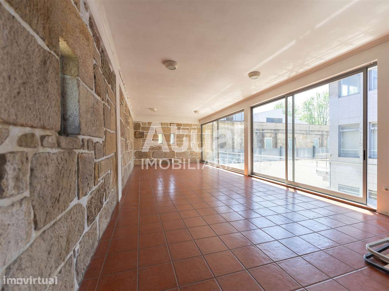 Armazém  Arrendamento em Caldelas,Guimarães - Grande imagem: 4/13