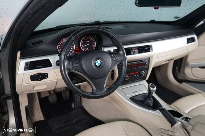 BMW 320 i - 19