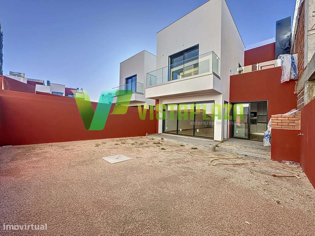 Moradia Geminada T3 Nova, excelente localização, Portimão - Grande imagem: 3/28