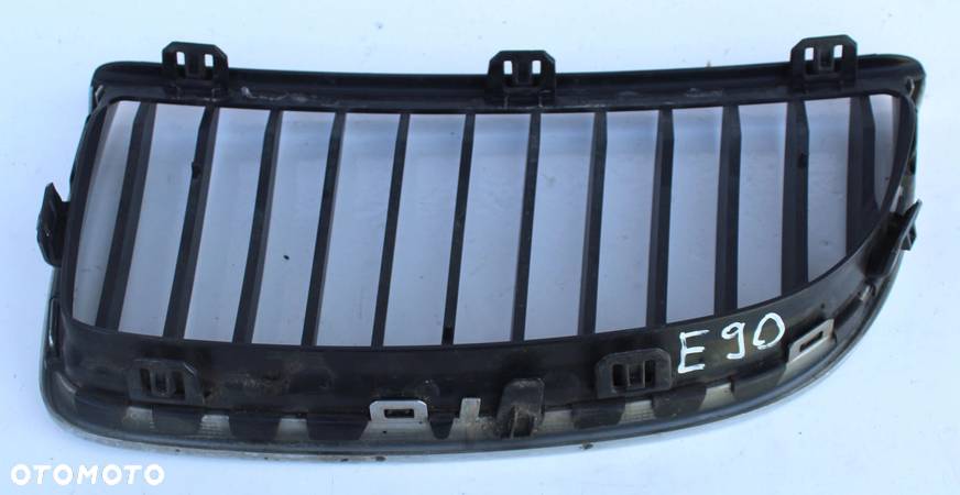 NERKA PRAWA GRILL ATRAPA BMW E90 7120010 - 2