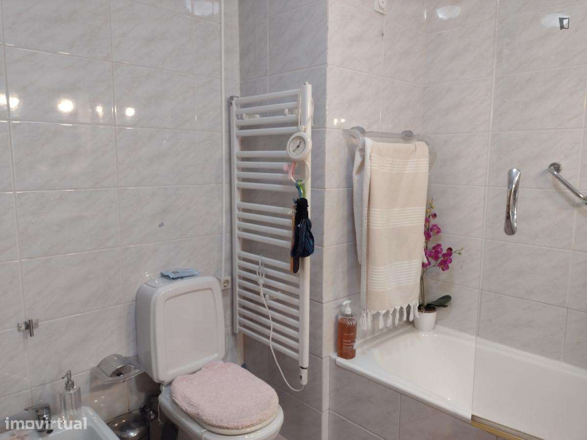 Quarto - localizado em Cedofeita Porto - Grande imagem: 5/7