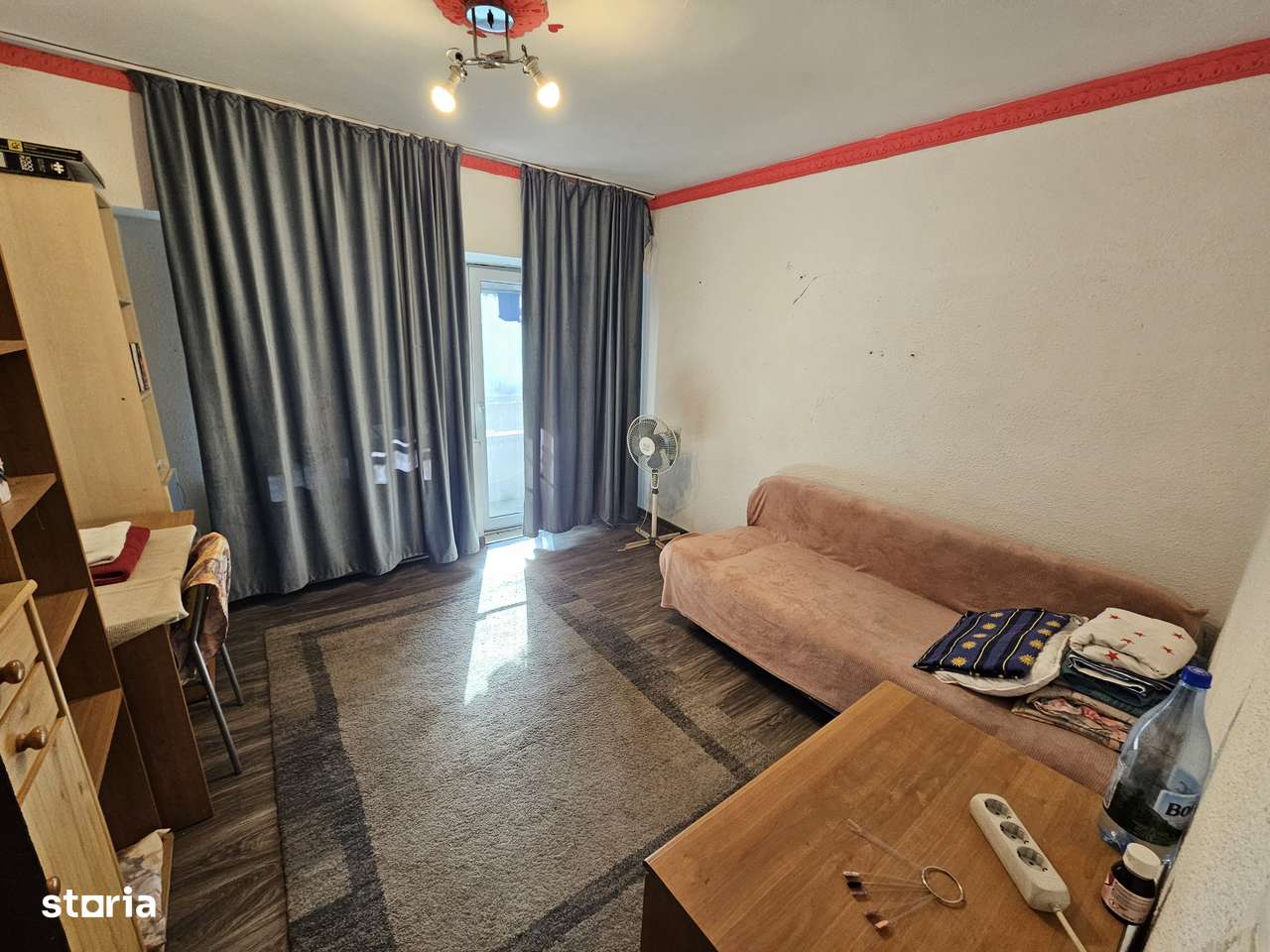 Vand ap cu 3 camere zona Posta 4-9